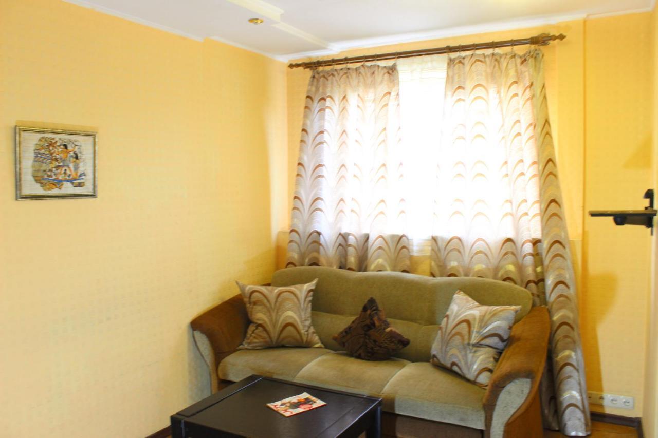 Two-Room Apartment Metro Levada Kharkov Ngoại thất bức ảnh