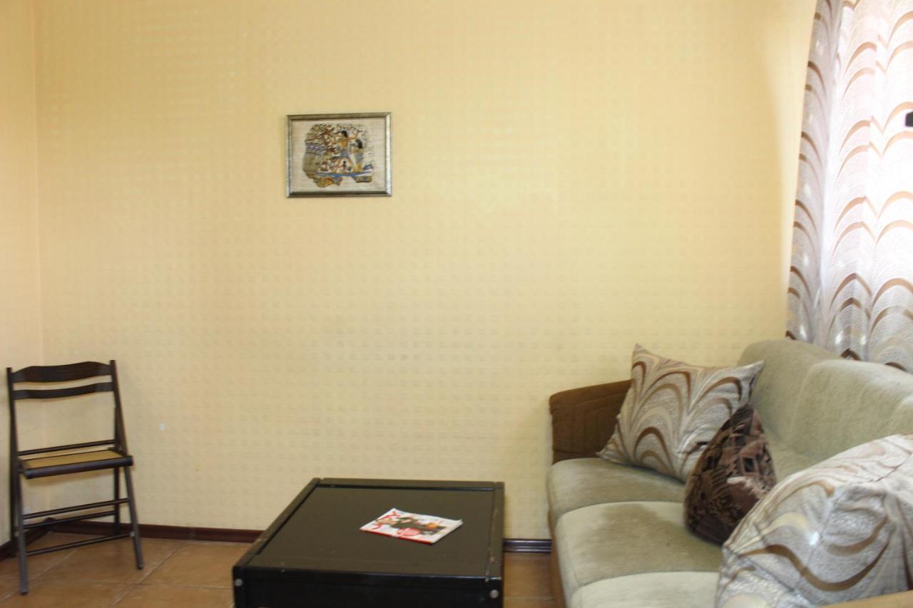 Two-Room Apartment Metro Levada Kharkov Ngoại thất bức ảnh